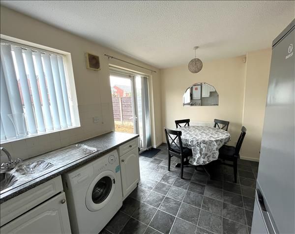 Property photo 3 of 10 Met1000822C.Jpg