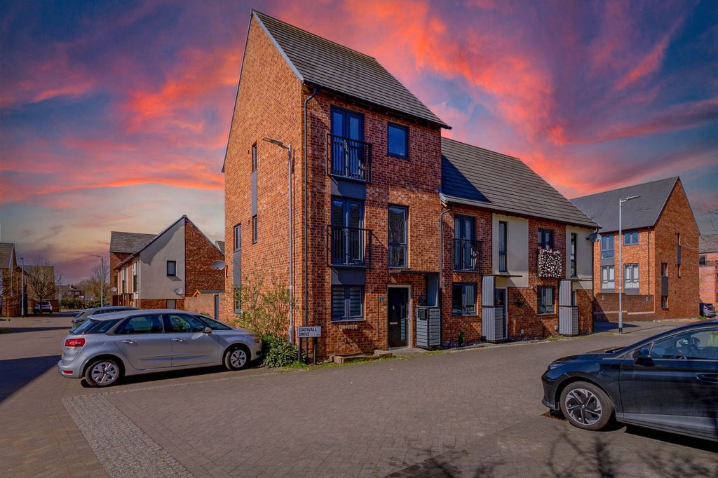 Property photo 1 of 27