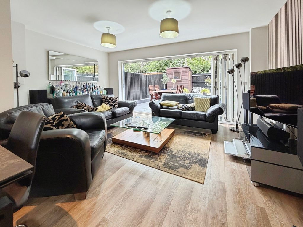 Property photo 2 of 23 Pbox-Img.Jpg
