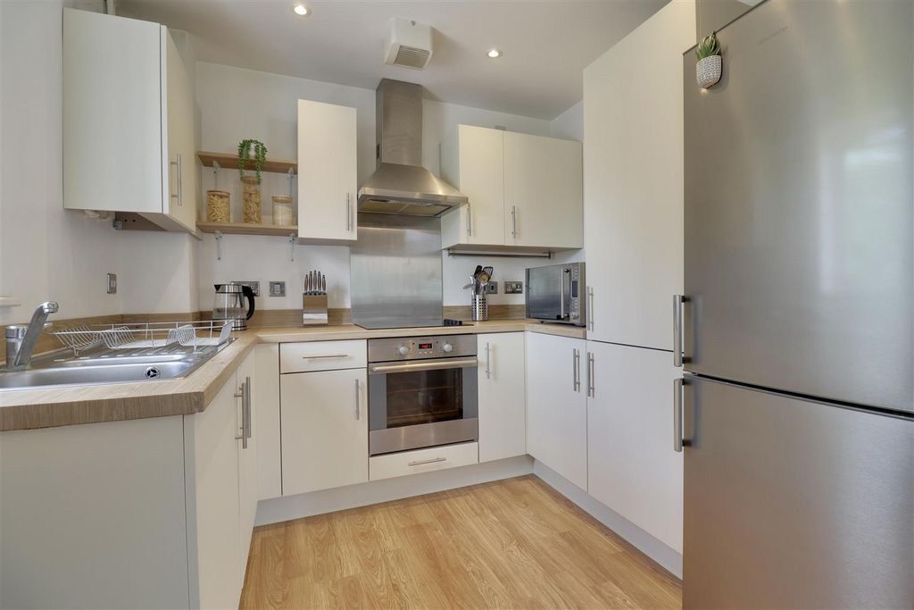 Property photo 2 of 13 Kitchen