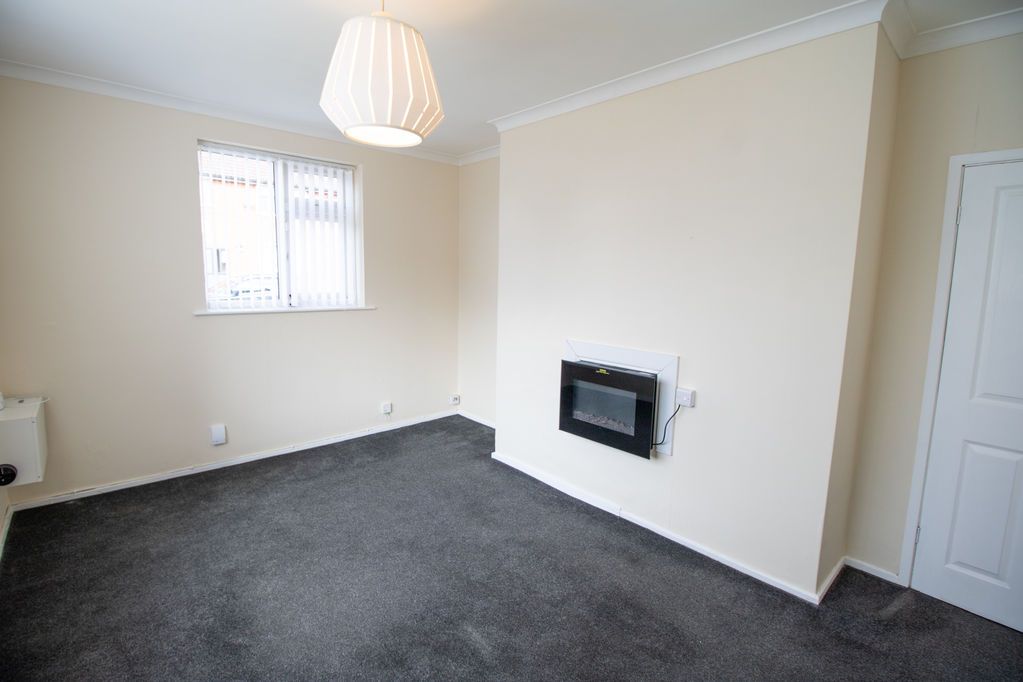 Property photo 3 of 9 Lounge