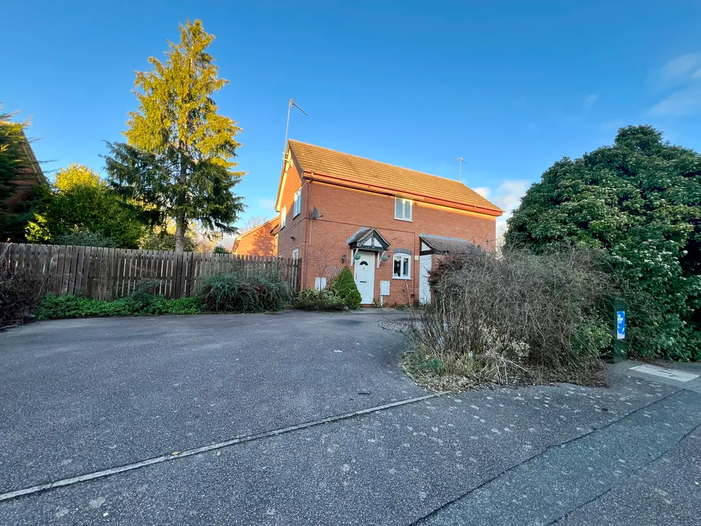 House in Northampton NN4, East Hunsbury - View 3