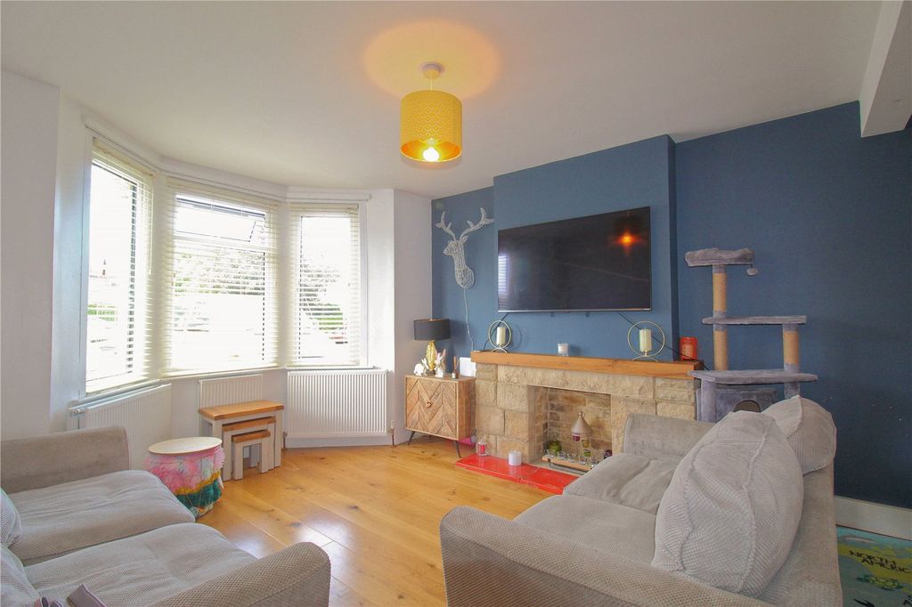 Property photo 3 of 24 Picture No. 04