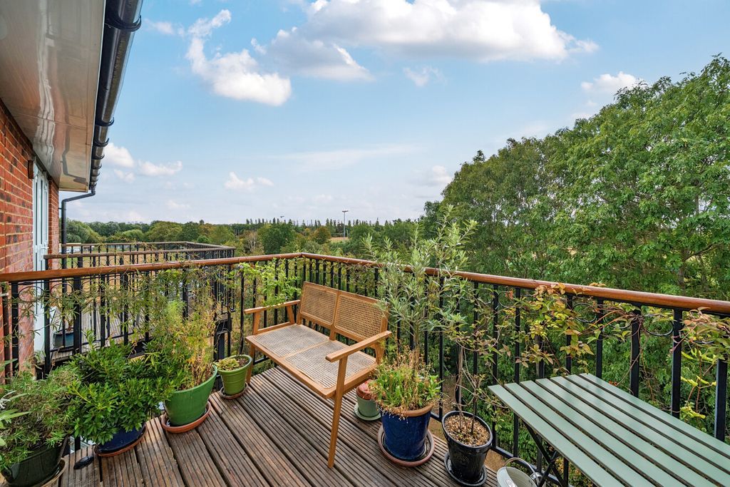 Property photo 3 of 8 1510502-10-6A85A9...