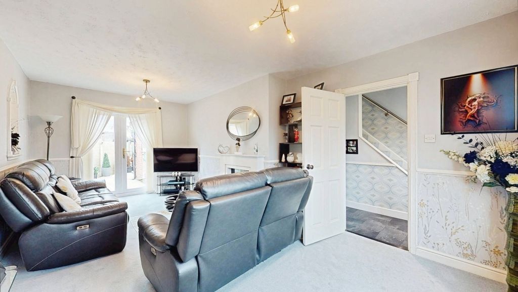 Property photo 3 of 12 Pbox-Img.Jpg