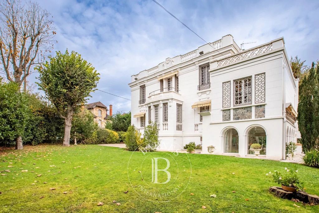 Property photo 2 of 24