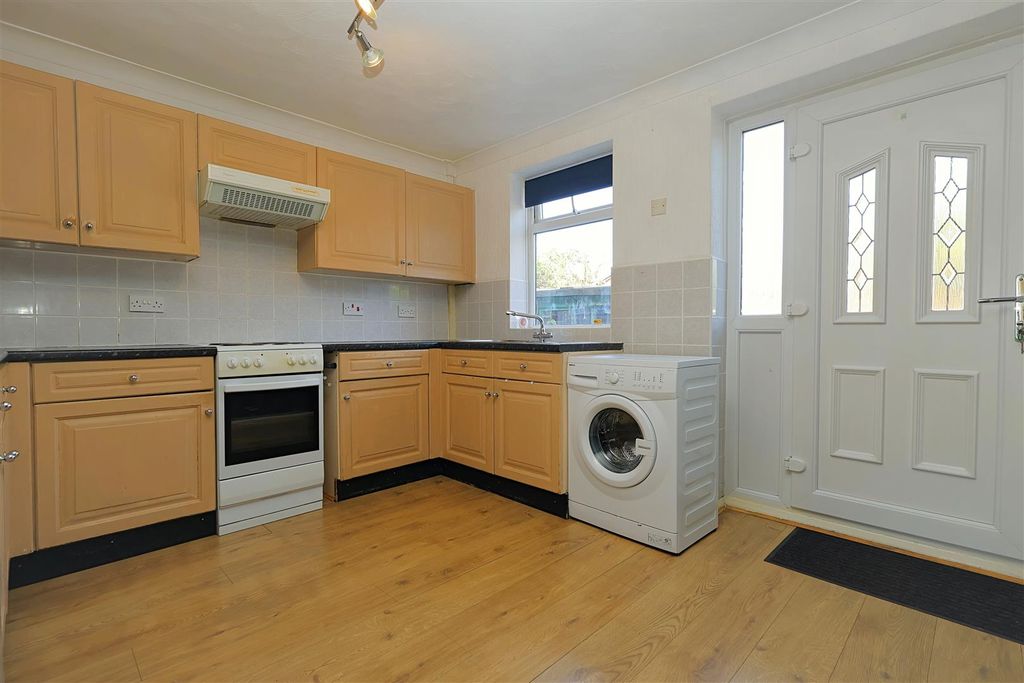 Property photo 2 of 19 Dining Kitchen