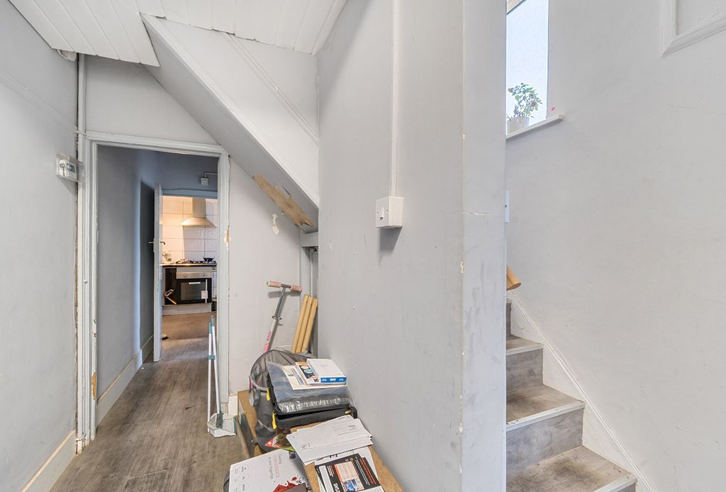 Property photo 2 of 10 1382205-9-69245E6...