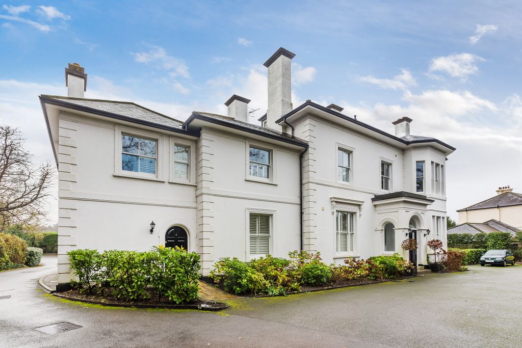 Property photo 3 of 15 Front 2.Jpg