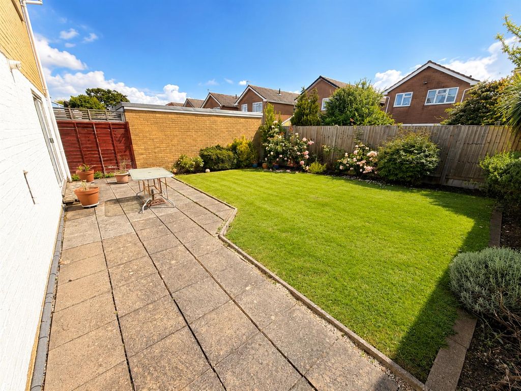 Property photo 2 of 17