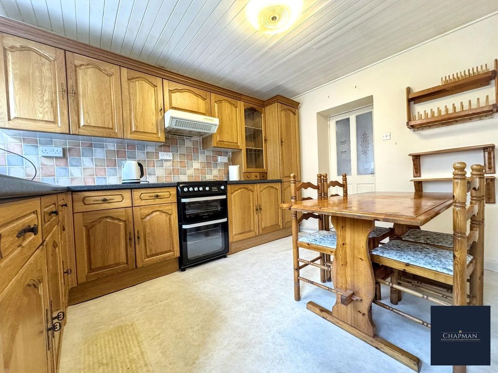 Property photo 2 of 23
