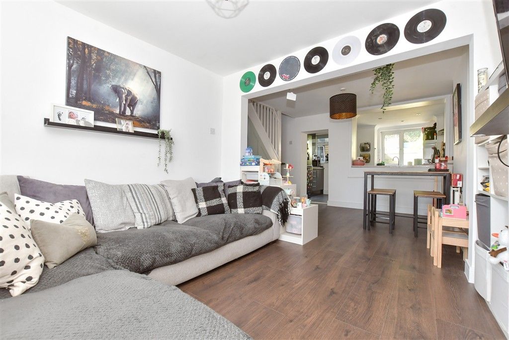 Property photo 3 of 13 Lounge