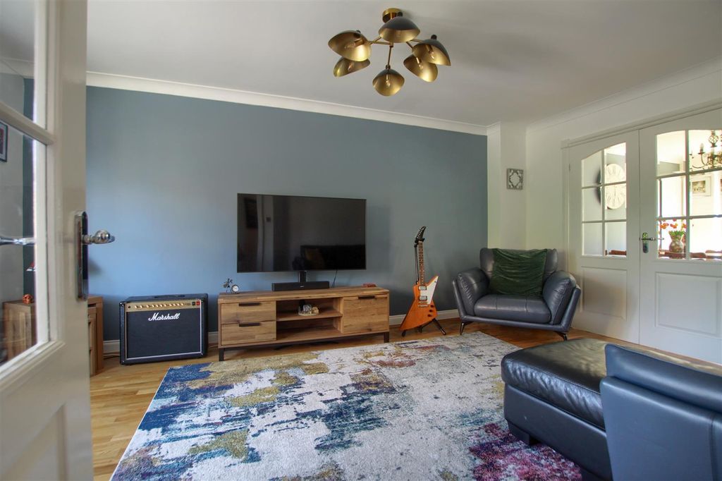 Property photo 2 of 14 uk3.Jpg
