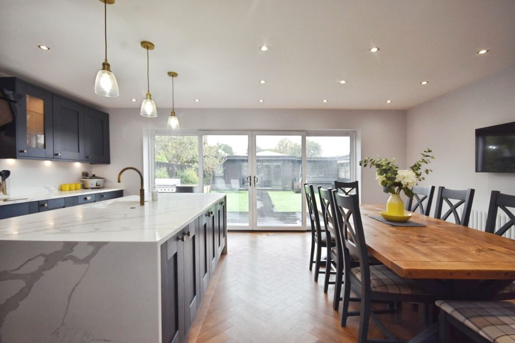 Property photo 3 of 26