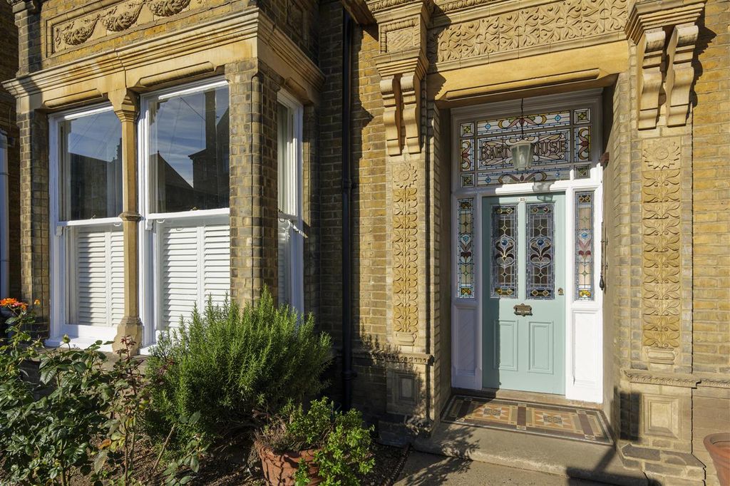 Property photo 3 of 32