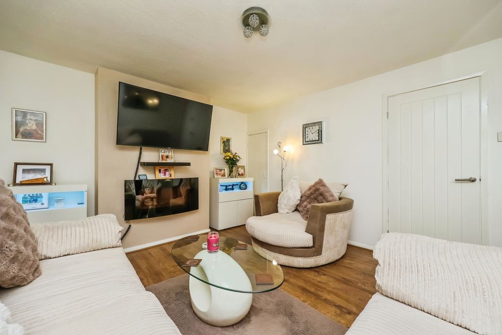 Property photo 1 of 11 Lounge