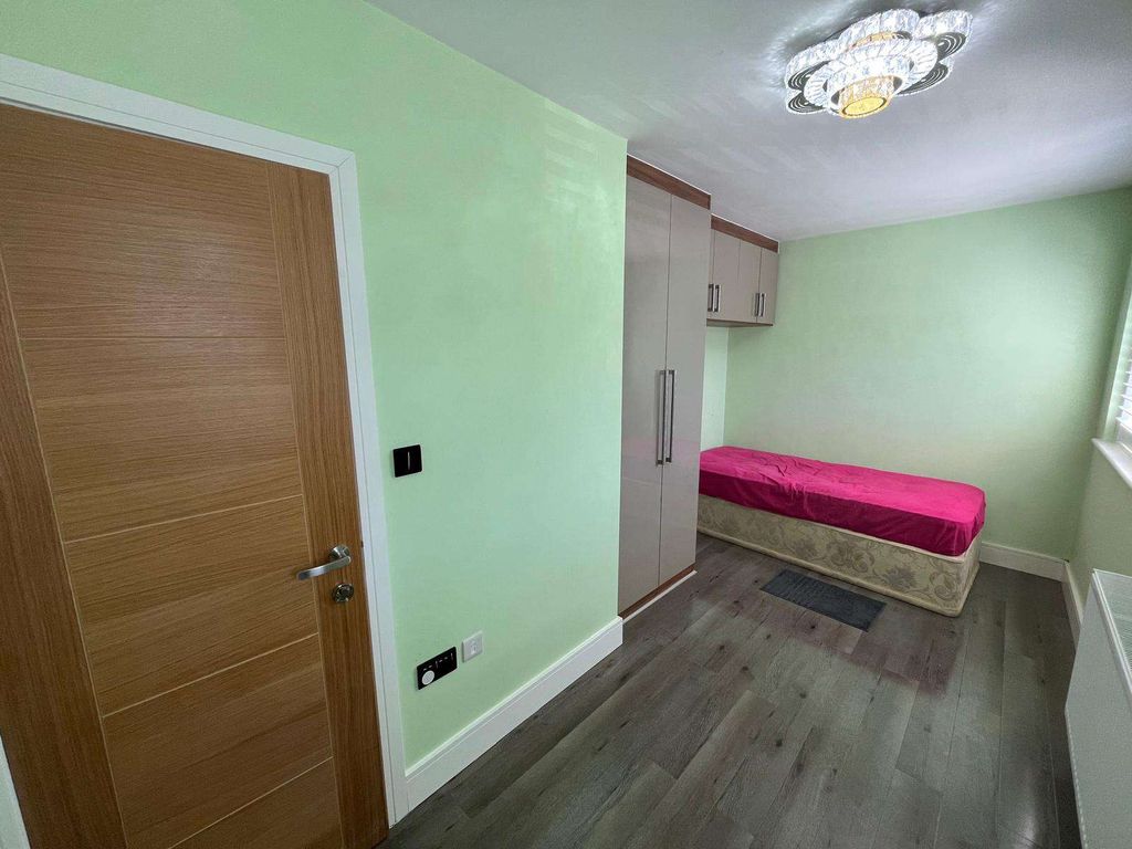 Property photo 2 of 15 Gallery