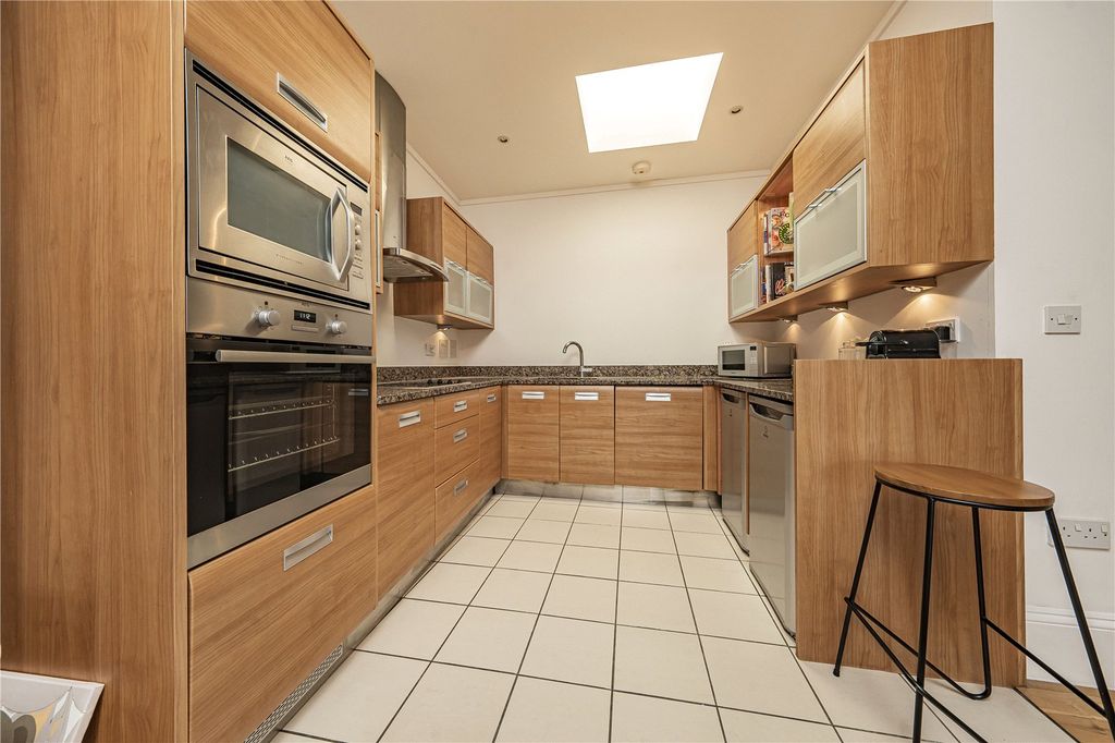 Property photo 3 of 15 Picture No. 20