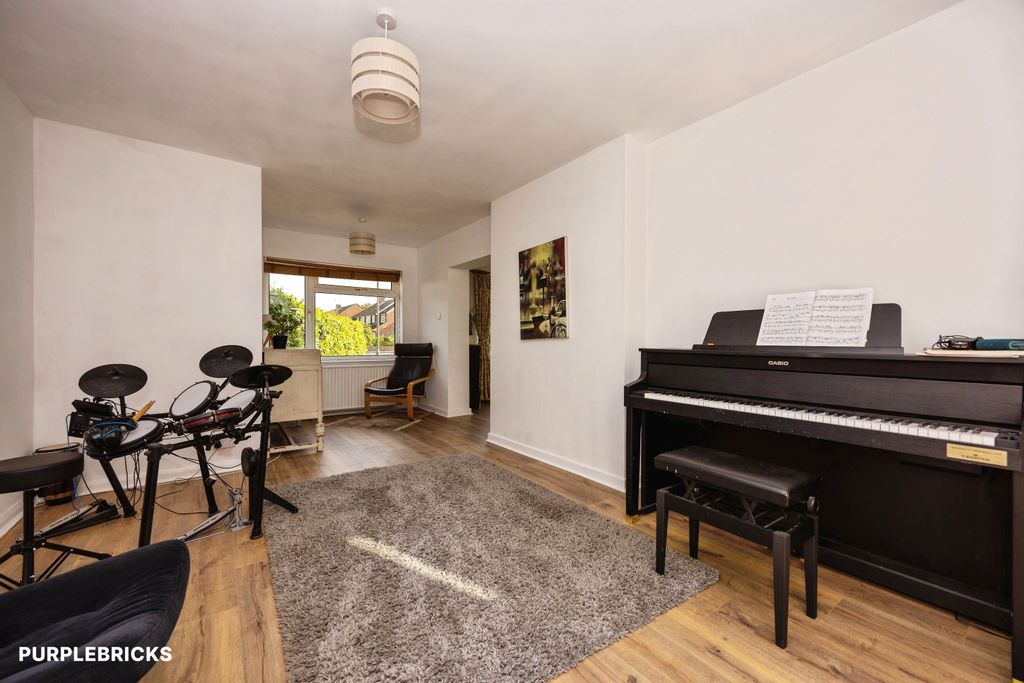 Property photo 3 of 33