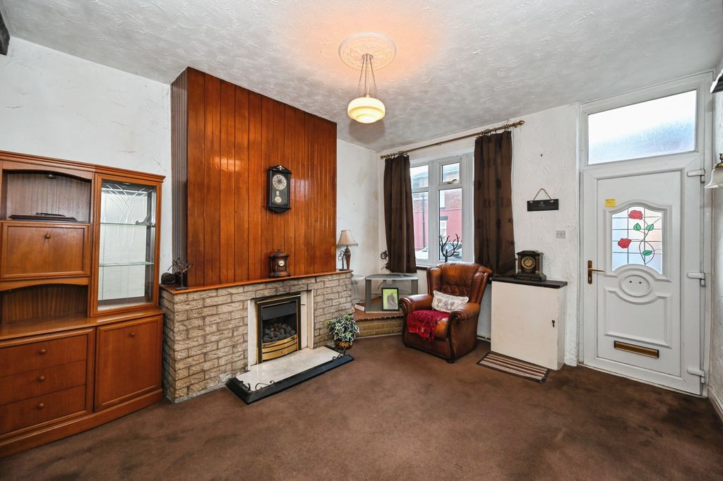 Property photo 2 of 15