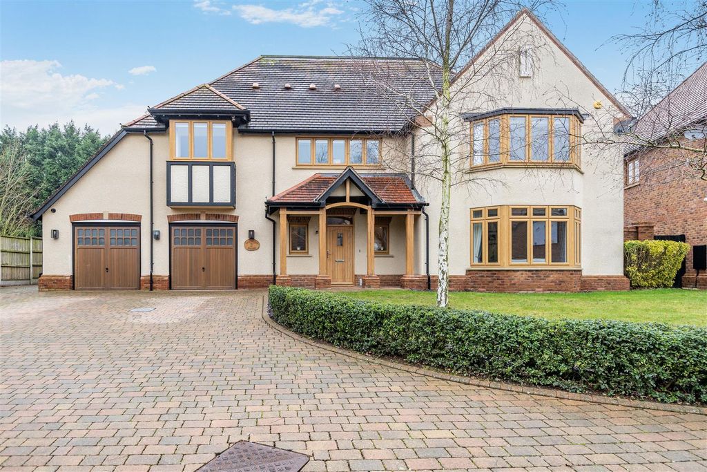 Property photo 3 of 71 8677273-Exterior03.Jpg