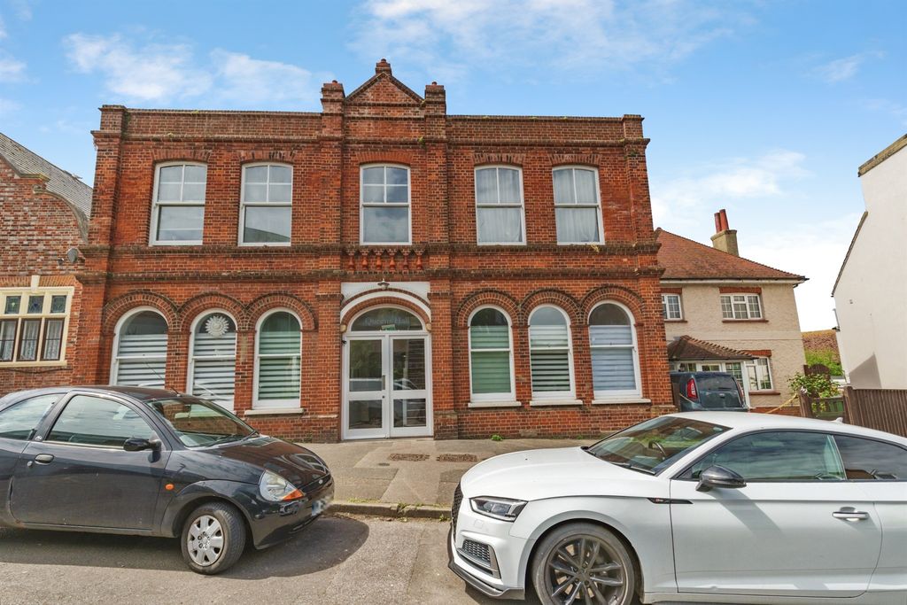 Property photo 2 of 13