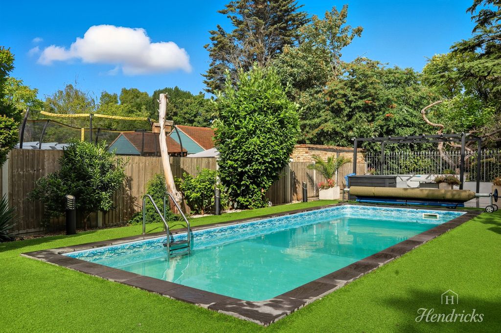 Property photo 2 of 48