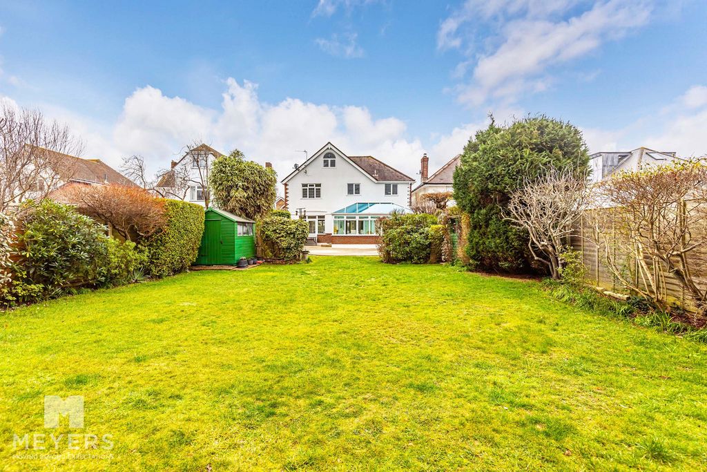 Property photo 3 of 48