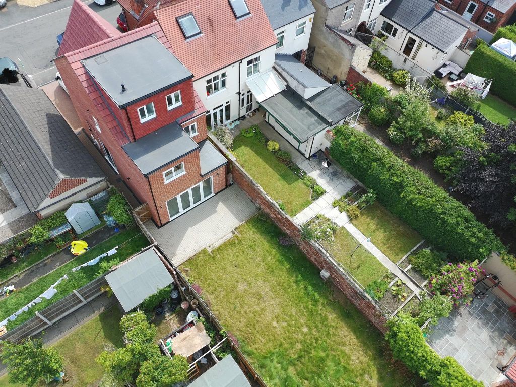 Property photo 2 of 25