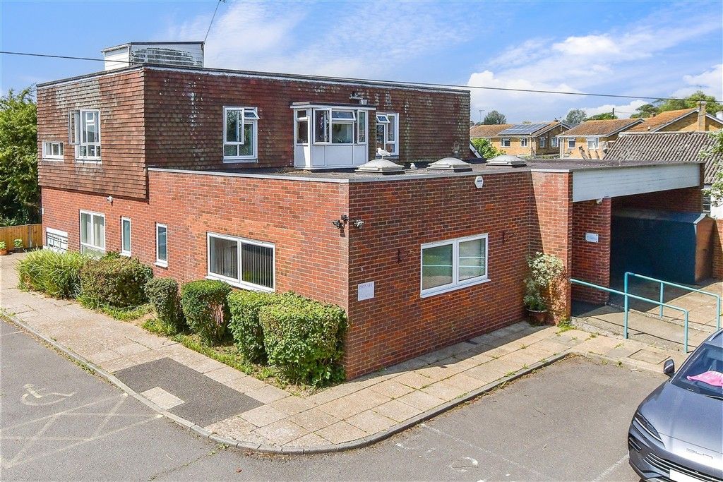 Property photo 1 of 11 External (Web)