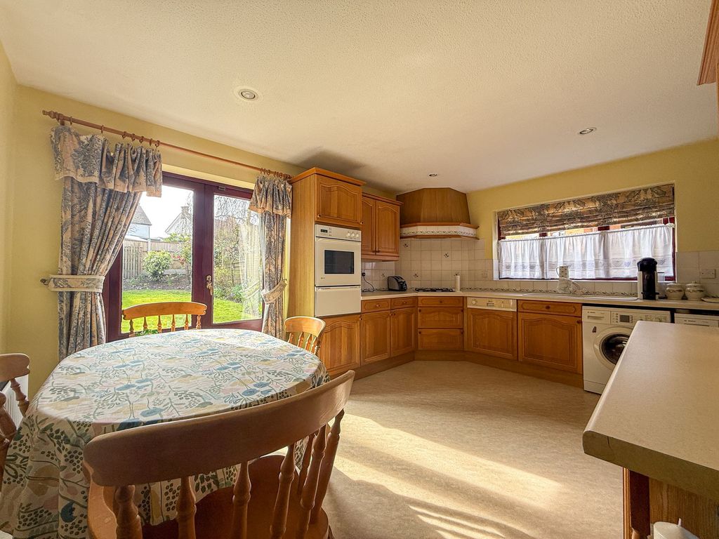 Property photo 3 of 24