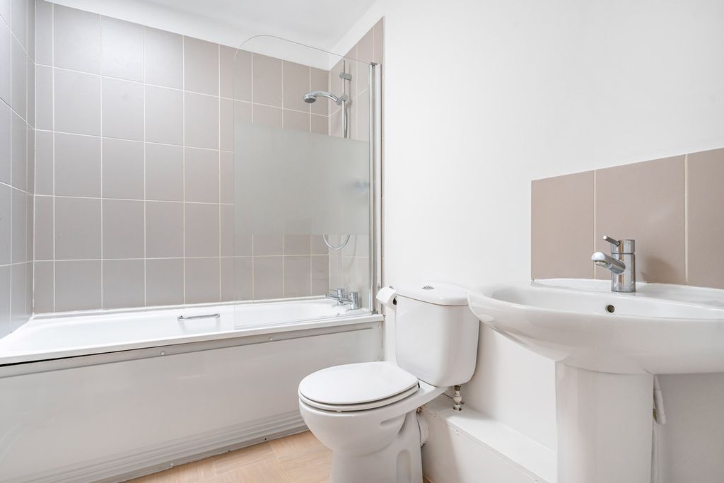 Additional image 6 of 2 bed flat for saleBuckingham Court, Bicester OX26