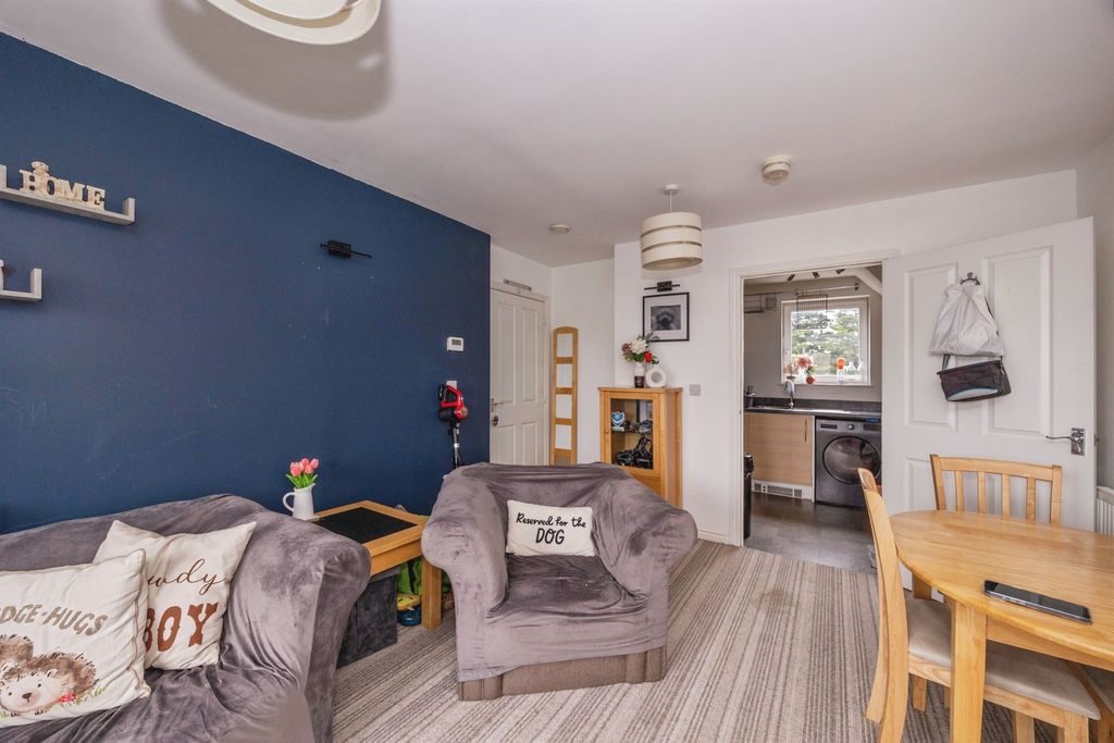 Property photo 2 of 13