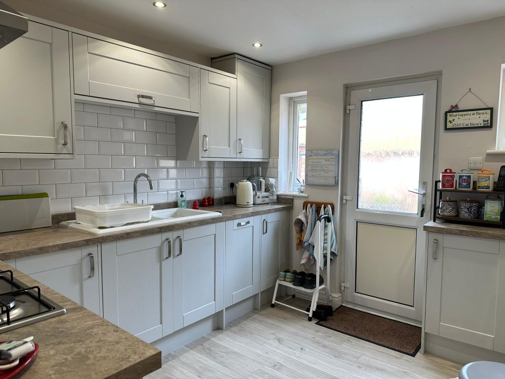 Property photo 2 of 14 82Eb4c09cc094F0F865Dce2A9796A357