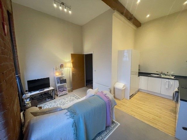 Property photo 3 of 12 Photo 8