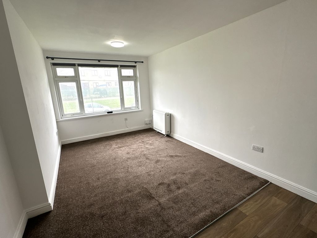 Property photo 3 of 8 Photo 5