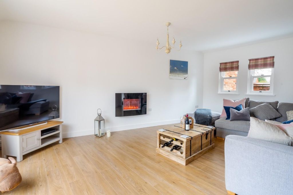 Property photo 3 of 16 Living Room