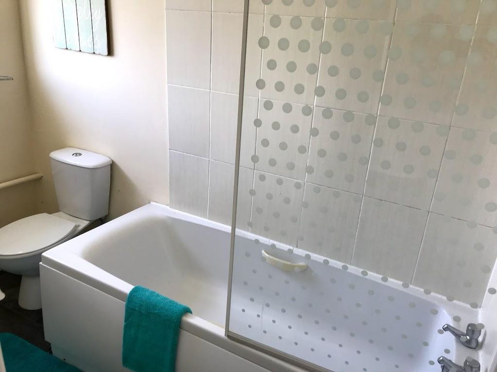 Property photo 2 of 12 Bath.Jpg