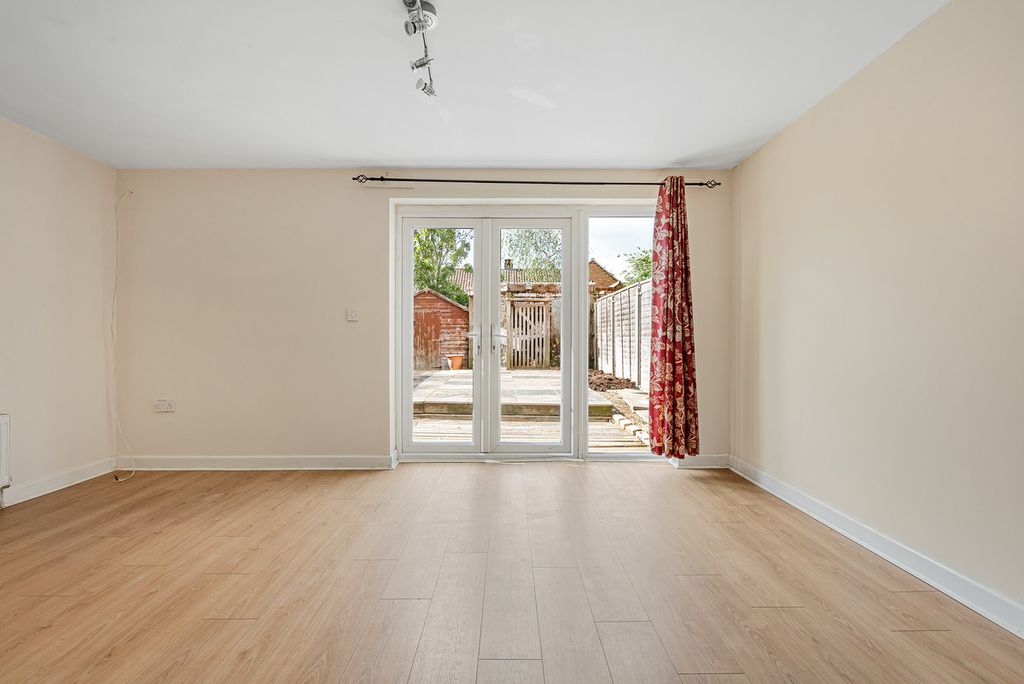 Property photo 3 of 24