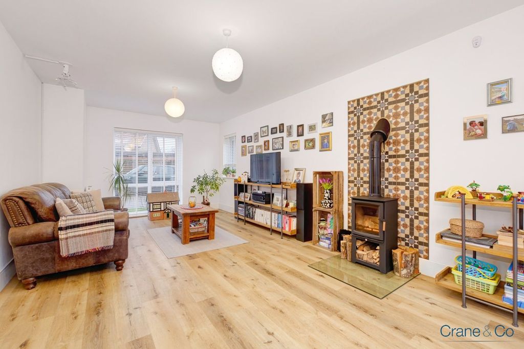 Property photo 3 of 31