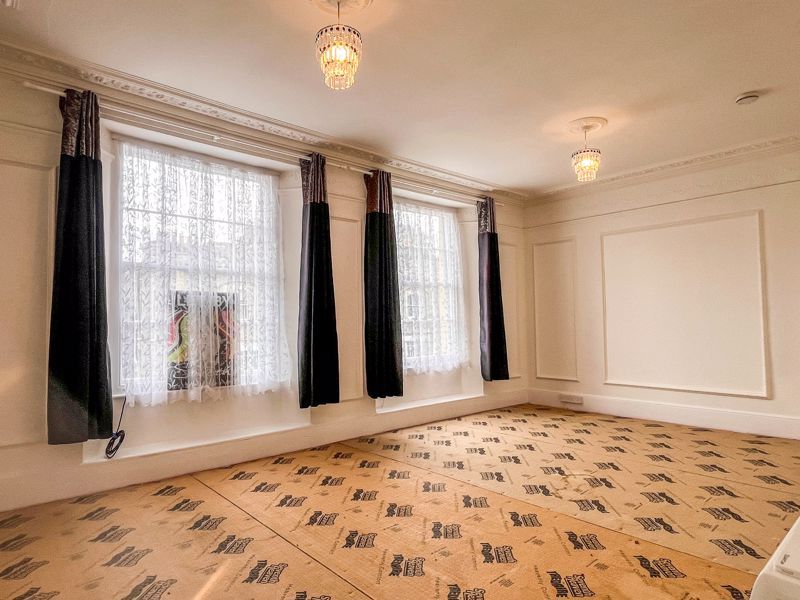 Property photo 2 of 4 Bedsitting Room