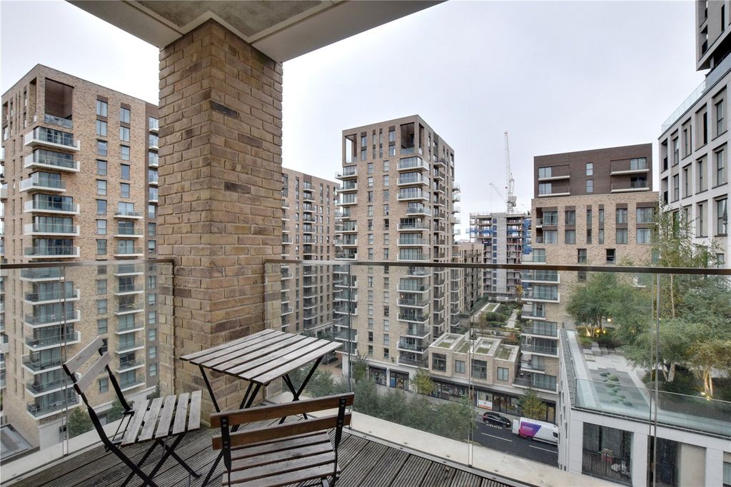 Property photo 3 of 21 Balcony