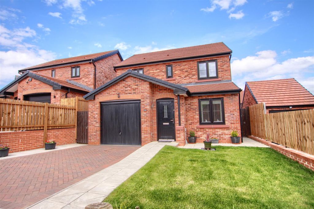 Property photo 1 of 10 Uc1.Jpg