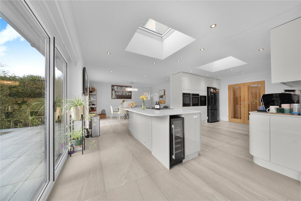 Property photo 2 of 30 Picture No. 54