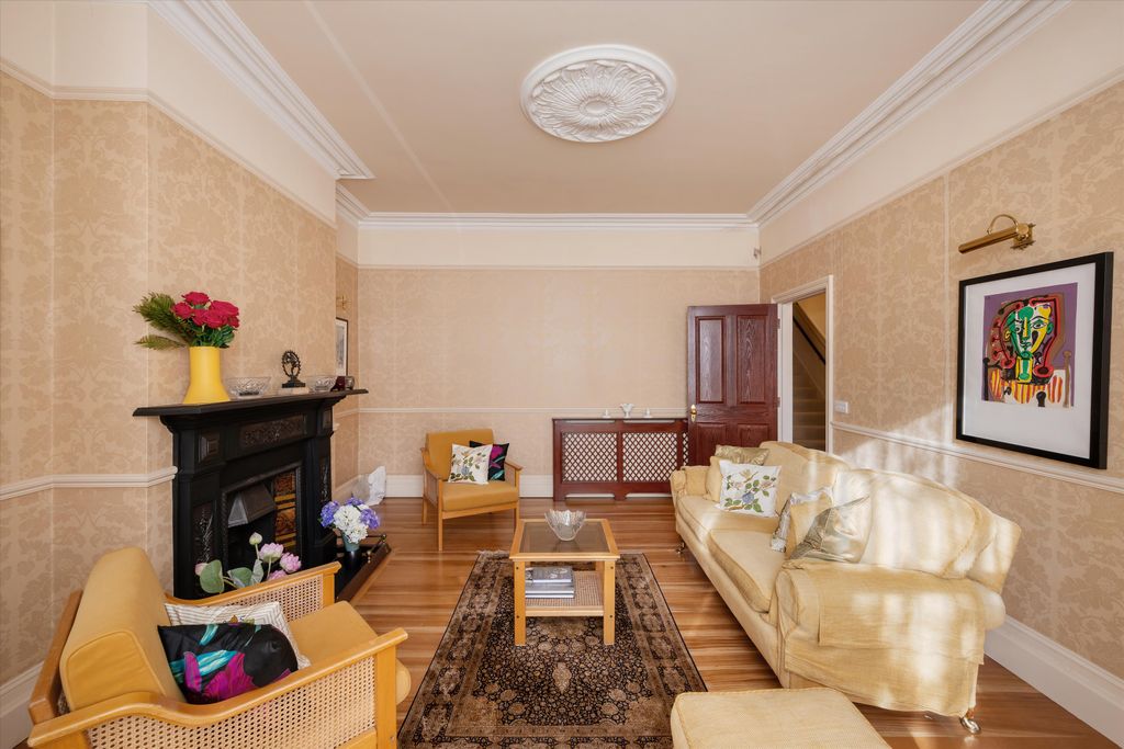 Property photo 3 of 12 Image