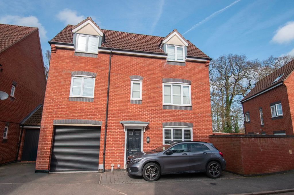 Property photo 1 of 11