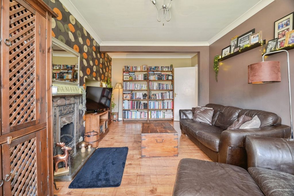 Property photo 3 of 17 Pbox-Img.Jpg