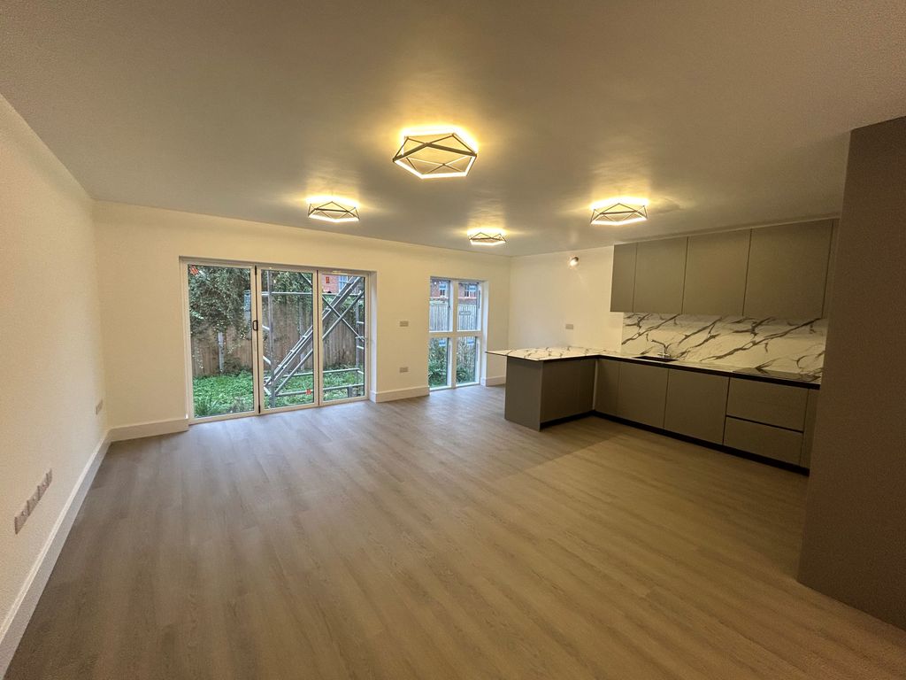 Property photo 2 of 12 Kicthen Lounge 2