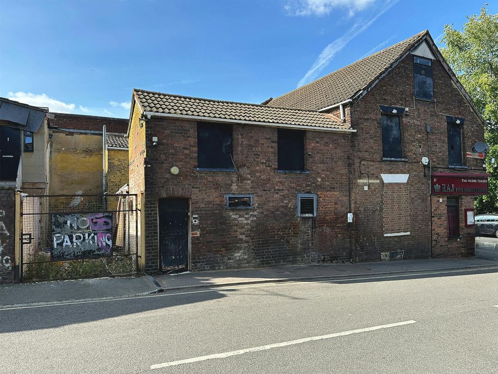 Property photo 2 of 3 External B.Jpg