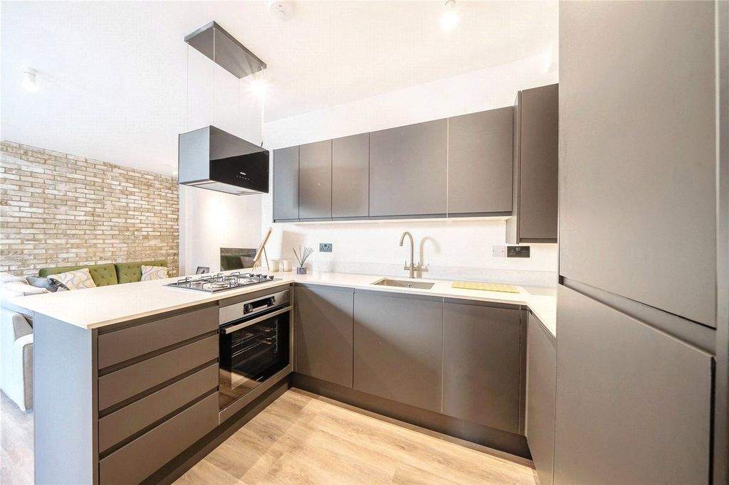 Property photo 2 of 10 Kitchen